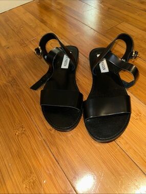 Steve Madden Black Leather Strappy Flat Sandals size 5 women's kids 3.5
